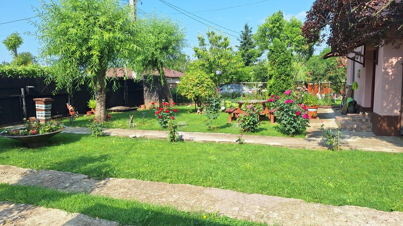 Lipanesti, casa 100 mp, teren 730 mp, la 10 km de Ploiesti